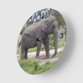 Sweet Gray Elephant Runde Wanduhr (Winkel)