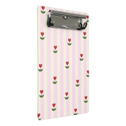 Sweet Heart Flower Pattern – Soft Pink Striped Mini Klemmbrett (Schrägansicht)