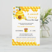 Sweet Honey Bee Baby Showeinladung Einladung (Stehend Vorderseite)