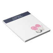 Sweet Kitty Cat Schlafen mit einem großen Herz im Notizblock (angewinkelt)