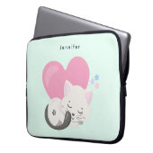 Sweet Kitty Cat Schlafen mit einem großen rosa Her Laptopschutzhülle (Vorderseite Links)