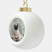 Sweet Leafy Botanical Wreath Pet Cat Holiday Keramik Kugel-Ornament (Rechts)