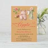 Sweet Little Apple Baby Shower | Fall Rustic Baby Einladung (Stehend Vorderseite)