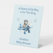 Sweet Little Boy on Way Baby Shower Sockelschild (Vorderseite)