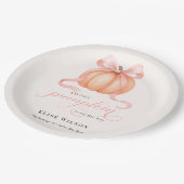 Sweet Little Kürbis Pink Bogen ist auf dem Weg Pappteller (Schrägansicht)