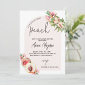 Sweet Little Peach Girls Babydusche Arch Elegante Einladung (Stehend Vorderseite)