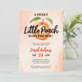 Sweet Little Peach on Way Baby Dusche Einladung (Stehend Vorderseite)