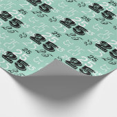 Sweet Mint Schwarz-weiße Zahlen Personalisiert Geschenkpapier (Ecke)