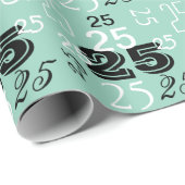 Sweet Mint Schwarz-weiße Zahlen Personalisiert Geschenkpapier (Rolleneckpunkt)