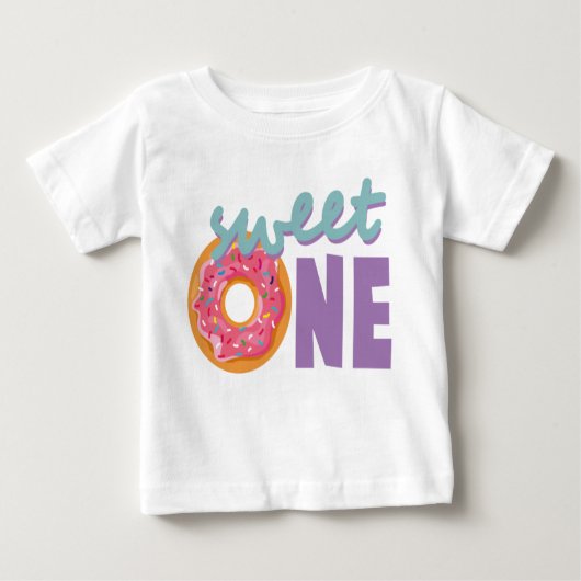 Sweet One Baby Girl Erstgeburt Donut farbenfroh Baby T-shirt (Vorderseite)