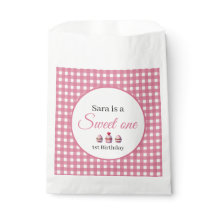 Sweet One Cupcake for 1st Birthday Girl Party 