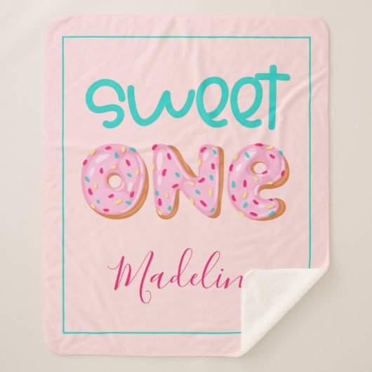 Sweet One Donut Sprinkles Design Personalisiert Ba Sherpadecke (Vorderseite)
