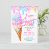 Sweet One Ice Cream Pastel Glitter Birthday Einladung (Stehend Vorderseite)