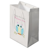Sweet Owl Birthday Mittlere Geschenktüte (Vorderseite Schrägansicht)