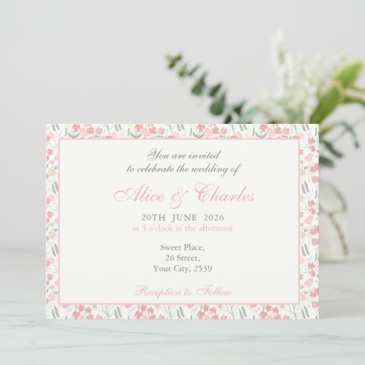 Sweet Pea Floral PInk und Cream Wedding Einladung (Stehend Vorderseite)
