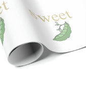 Sweet Pea Personality Gold Text Green Pea Pod Geschenkpapier (Rolleneckpunkt)