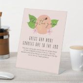 Sweet Peach Baby Dusche Schätzung wie viele Spiel Sockelschild (In SItu)