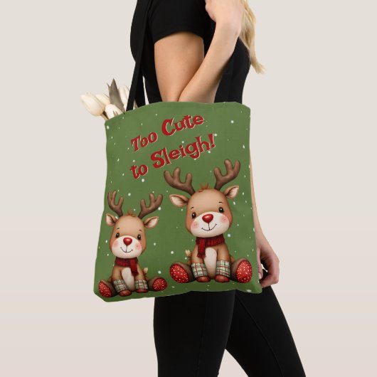 Sweet Reindeer Pair in Holiday Snowfall Tasche (Von Nahem)