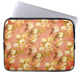 Sweet Rose im Hintergrund von Orange Laptopschutzhülle