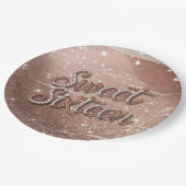 Sweet Sixteen In Rose Gold and Pearls Pappteller (Schrägansicht)