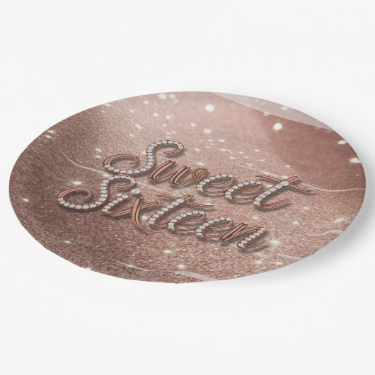 Sweet Sixteen In Rose Gold and Pearls Pappteller (Schrägansicht)