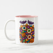 Sweet & Spooky Halloween Candy Chaos Zweifarbige Tasse (Links)