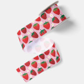 Sweet Strawberries Muster auf rosa Satinband (Rückseite)