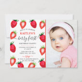 Sweet Strawberry Berry Erster Geburtstag Foto Einladung (Vorderseite)