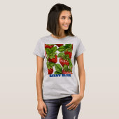 Sweet Strawberry Delight: T - Shirt von Frauen (Vorne ganz)