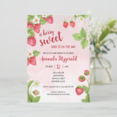 Sweet Strawberry Watercolor Babydusche Einladung (Stehend Vorderseite)