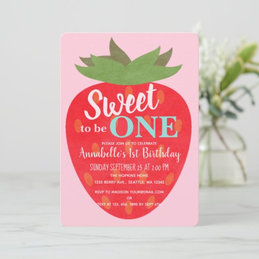 Sweet to be One Strawberry Kids First Birthday Einladung (Stehend Vorderseite)