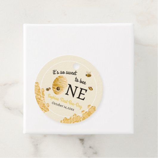 Sweet To Bee One First Birthday Bees Honeycomb Geschenkanhänger (Beispiel)