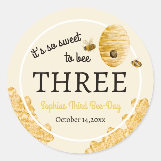 Sweet To Bee Three Third Birthday Bees Honeycomb Runder Aufkleber (Vorderseite)