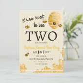 Sweet to Bee Two Honeycomb Bees 2nd Birthday Party Einladung (Stehend Vorderseite)