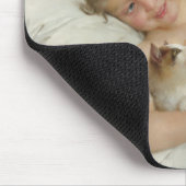 Sweet Young Girl Playing with your Pet Cat (Munier Mousepad (Ecke)