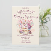 Sweetheart Valentine’s First Birthday Photo Einladung (Stehend Vorderseite)