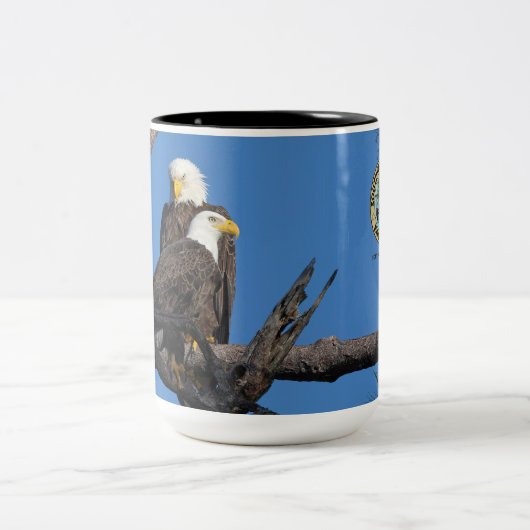 SWFEC - M15 & F23 - Ein neues Paar im Nest Zweifarbige Tasse (Mittel)