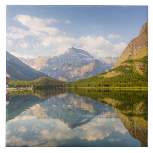 Swiftcurrent Lake mit vielen Glacier Hotels und Fliese (Vorderseite)