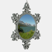 Swiftcurrent Lake View - Glacier National Park Schneeflocken Zinn-Ornament (Links)