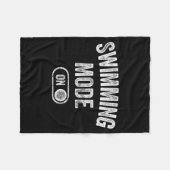 Swimming Mode On Funny Swimmer Gift Diver Coach Fleecedecke (Vorderseite (Horizontal))