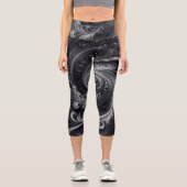 Swirbeln Modernes Abstraktes Schwarz und Silber Capri Leggings (Vorderseite)