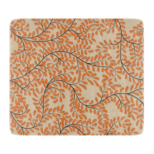 Swirling Orange Leaves on Beige Background Schneidebrett (Vorderseite)