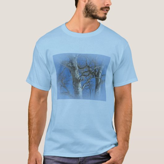 Sycamore Tree gegen Winterhimmelelemente T-Shirt (Vorderseite)
