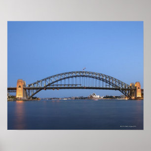 Sydney-Hafen-Brücke und Opernhaus an der Dämmeru Poster
