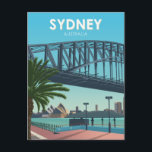 Sydney Harbour Australia Vintage Travel Postkarte<br><div class="desc">Retro Sydney Australia Reiseplakatbild,  das einen Blick auf die Sydney Harbour Bridge im Vordergrund mit der Skyline von Sydney im Hintergrund bietet. Dieses Vintage Design bringt Erinnerungen klassischer Reiseplakate aus vergangenen Zeiten zurück.</div>