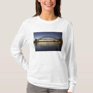 Sydney Harbour Bridge und Sydney Opernhaus T-Shirt