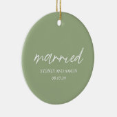 Sydney Sage Green First Christmas Verheiratet Mode Keramik Ornament (Rechts)