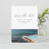 Sydney Save the Date Bondi Beach Wedding Einladung (Stehend Vorderseite)