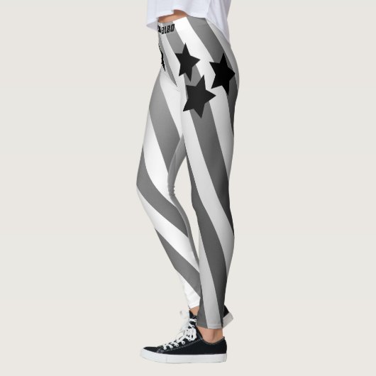 Sylish mit Monogramm Graugymnastiktrainer Leggings (Links)