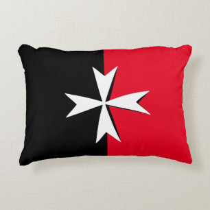 Symbol für weißes Malteserkreuz und Malta / Ritter Dekokissen